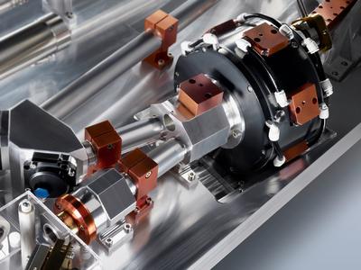 TruDisk - Mit Laserleistungen bis 16 Kilowatt und Strahlqualitäten ab 2 mm*mrad bieten Scheibenlaser eine konkurrenzlose Robustheit – beim hochproduktiven Dünnblechschneiden ebenso wie beim Schweißen (Foto: TRUMPF GmbH + Co. KG)