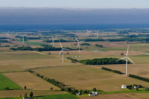 Wind_farm_Beebe_Michigan.jpg