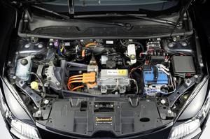 Continental beweist Systemkompetenz für Elektrofahrzeuge, Leistungsstarke hauseigene Engineering-Gesellschaft baut Versuchsträger auf, 40 Serienkomponenten in Fahrzeug eingebaut und vernetzt