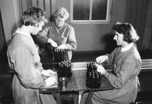 04-Fertigung-20mm-Munition-1960er-Jahre.jpg
