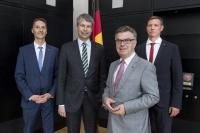 Zum Antrittsbesuch beim Logistikbeauftragten der Bundesregierung und Parlamentarischen Staatssekretär Steffen Bilger (2.v.l.) kamen BGL-Präsident Adalbert Wandt (Mitte), BGL-Hauptgeschäftsführer Prof. Dr. Dirk Engelhardt (re.) und der Leiter der BGL-Repräsentanz Berlin Jens Pawlowski (li.)