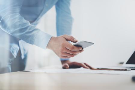 Business-VoIP-Anschluss mit Festnetz, Mobilfunk und Fax - und intelligentem Anrufbeantworter / Foto: sipgate