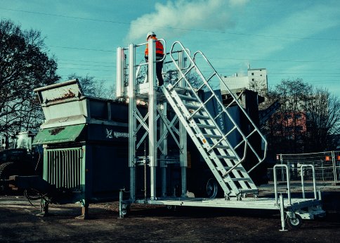 Arbeitsplattform_CMYK300.jpg
