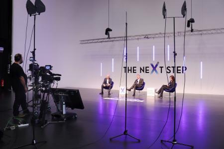 Arved Graf von Stackelberg, Marc Schieder und Sabina Wolf beim Live Online-Event THE NEXT STEP