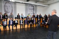 Beim Bildungspanel der IJF erörterten Vertreter aus Bildung, Forschung, Wirtschaft und Politik Erfordernisse, Chancen und Herausforderungen nachhaltiger MINT-Bildung. Dr. Gunther Schunk (re.), Kommunikationschef von Vogel Business Media, begrüßte die hochkarätigen Gäste im Namen der Vogel Stiftung in der Vogel Gründerwerkstatt / Foto: IJF/Andreas Grasser