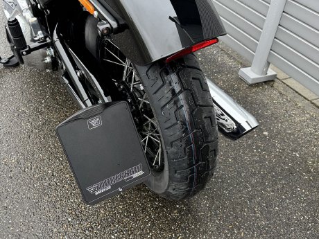 img-2300-harley-softail-kennzeichenhalter-seitlich_300dpi.jpg