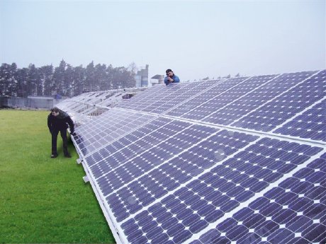 MONTAGE-Solarzellen-Bearb.jpg
