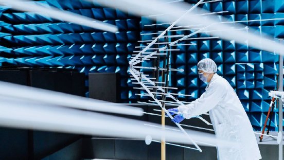 tasa-satellite-payload-testing-solution-scene-photo-rohde-schwarz_200_115100_960_540_2.jpg