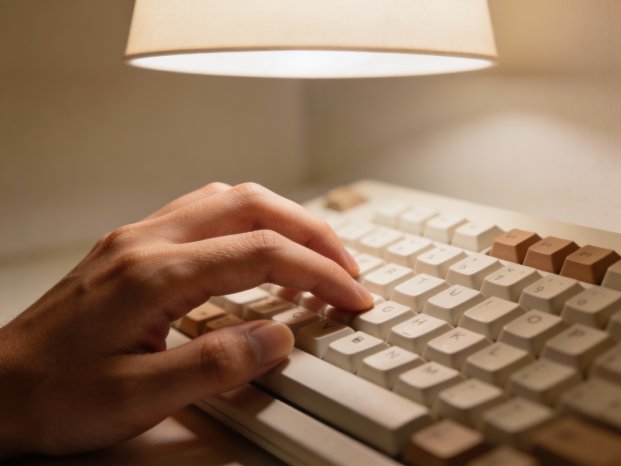 freepik__closeup-of-hands-on-keyboard-with-naturallooking-l__5589.jpeg