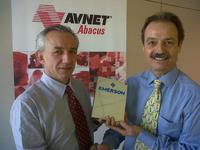 v.r.n.l. Roberto Romani, Southern Europe Distribution Manager Emerson und Luigi Caronni, Product Specialist – Power Products Avnet Abacus