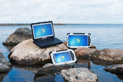 Algiz-product-family-rugged-computers-handheld-IP65-water-rocks.jpg