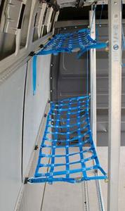 "TransSAFE Rack" (Detailaufnahme) von allsafe JUNGFALK im KEP‐Transporter eingebaut / Foto: allsafe JUNGFALK