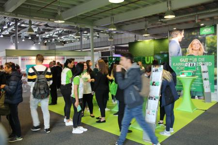 An allen drei Tagen herrschte reger Andrang bei der von Industrie- und Handelskammer Heilbronn-Franken und Handwerkskammer Heilbronn-Franken gemeinsamen durchgeführten Bildungsmesse im Intersport Messe- und Eventcenter redblue, Foto: IHK