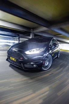 low_ST_FordFiesta_ST_Fahraufnahme03.jpg