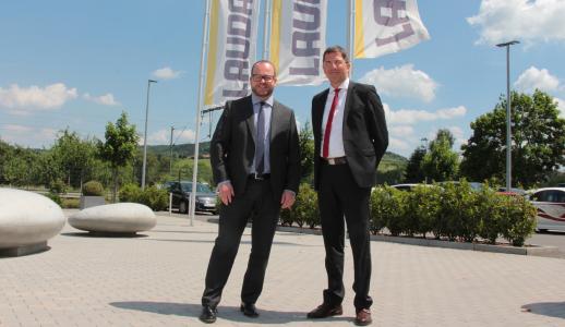 (v.l.n.r.) Dr. Gunther Wobser, Geschäftsführender Gesellschafter bei LAUDA und Dr. Ralf Hermann, neuer Geschäftsleiter Temperiergeräte bei LAUDA