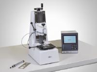 Schnelle und sichere Prüfung von Endmaßen: Precimar 826 von Mahr mit dem neuen Auswertegerät Millimar C 1240 M 