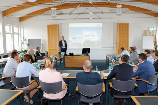 1326 - 2 Vorstellung Remmers.jpg