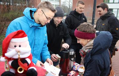 Zum Jubiläum vorweihnachtliche Stimmung auf dem Campus der FH, Foto: Gatermann