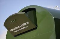 Das niederländische Unternehmen MCB Milieu & Techniek B.V. aus Rosendaal gehört zu den Innovationsführern bei der Entwicklung und Produktion von Containern für Altkleider, Bild: ACE Stoßdämpfer GmbH, MCB Milieu & Techniek B.V.