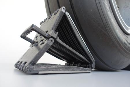 Der patentierte neue Chock MAX von Alphachocks, den die Nägeli Swiss AG fertigt, verdeutlicht die Möglichkeiten des revolutionären aCC-Verfahrens bei der Herstellung von 3D-Form- und Strukturteilen aus Faserverbund.