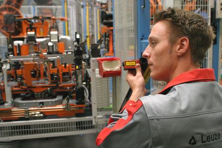 Techniker analysieren Problemstellungen, finden Lösungen und treffen Entscheidungen