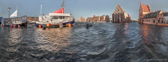 Alter Hafen in Wismar während der Sturmflut am 2. Januar 2019. - Foto: Hochschule Bremen, Institut für Wasserbau