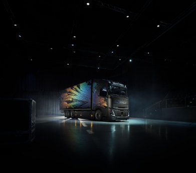 Volvo-FH-Aero-Electric-6x2-Koffer_Swedish-Metal