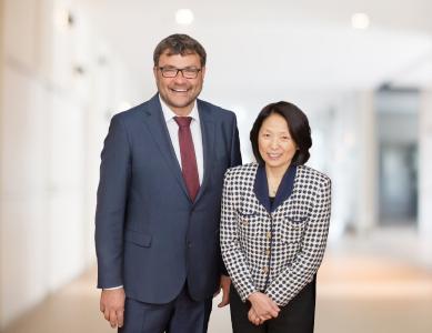 Plasmatreat-CEO Dipl.-Ing. Christian Buske und Dr. Shawn Gayden (Architected Batteries Unbound LLC) haben gemeinsam mit dem Investor Walden Intern. das Start-up Intecells in den USA gegründet