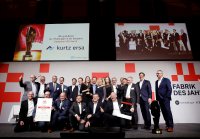 Glückliche Gewinner: Das Ersa Team, beim Wettbewerb „Fabrik des Jahres“ am 10.05.22 in Ludwigsburg