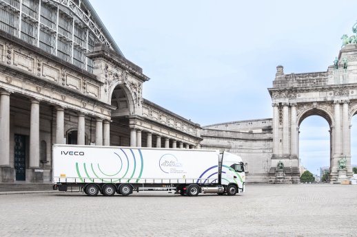 IVECO_S-Way-LNG_Tour-dEurope_1.jpg