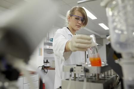 Die Produktzertifizierung nach OEKO-TEX® Standard 100 stellt für die Unternehmen der textilen Kette einen hilfreichen Baustein im Hinblick auf die Konformität ihrer Artikel mit den Vorgaben der REACh-Gesetzgebung dar