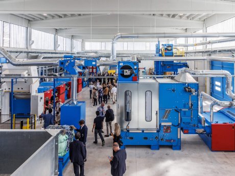 stadler-igers-textile-sorting-plant-opening-tour-san-pietro-mosezzo-italy_1920x1440.jpg