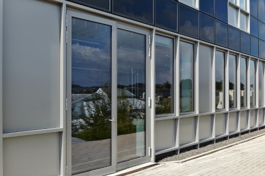 schueco_Otto_Fuchs_BIPV_04.jpg