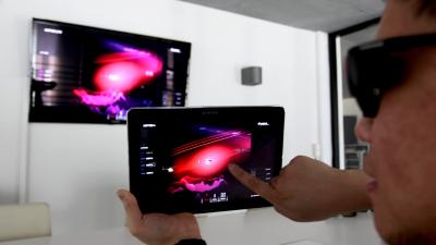 Interaktives 3D auf normalen Fernsehern - hier per Tablet gesteuert