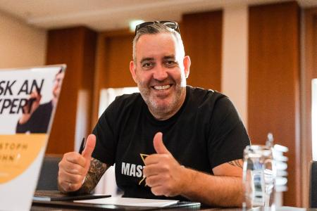 Ralf Schmitz ist Affiliate-Marketer der ersten Stunde und hat durch diese Tätigkeit viele eigene Programme ins Leben gerufen.