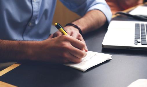 Wie viel Planung muss sein? Das IPH erforscht den optimalen Detailierungsgrad von Arbeitsplänen. (Bildlizenz: Pixabay License – Freie kommerzielle Nutzung, kein Bildnachweis nötig)