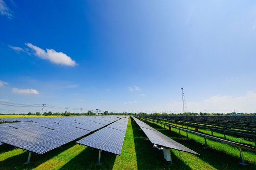 7.46MW Solaranlage in Korat, Thailand.JPG