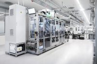 Mit der Anlage setzt Bosch Maßstäbe in der ESD-konformen Präzisionsmontage von miniaturisierten Bauteilen Mit der Anlage setzt Bosch Maßstäbe in der ESD-konformen Präzisionsmontage von miniaturisierten Bauteilen