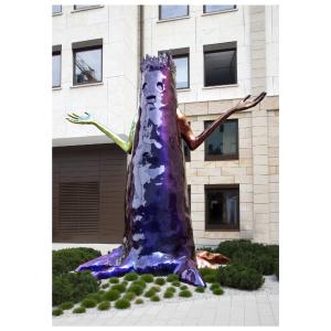 Seit seiner Einweihung am 13. Juli 2021 lädt das Kunstwerk „KALA HET DIWAI oder der Baum der Wissbegier“ des Künstlerduos Böhler & Orendt aus Berlin Besucher mit Fragen zum Nachdenken ein. Diese werden von einem GeBE Drucker gedruckt.
(Bild Copyright: Böhler und Orendt)