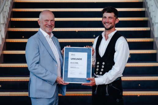 PM 29_26 Bild 1 Förderpreis AOK.jpg