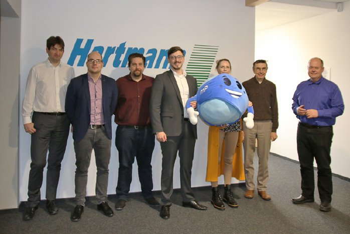 Gruppenfoto_HartmannLogo.jpg