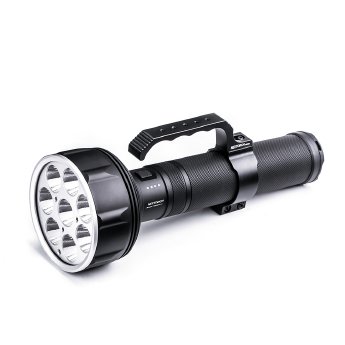 LED-Taschenlampe der Refernzklasse. Professioneller, mobiler Suchscheinwerfer.jpg