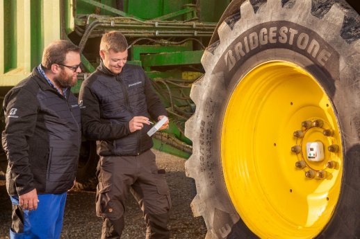 V.l.n.r. Johannes Klein (Geschäftsführer der Biolandhof Klein Biogas Gmbh) und Lukas Zimmermann,.jpg