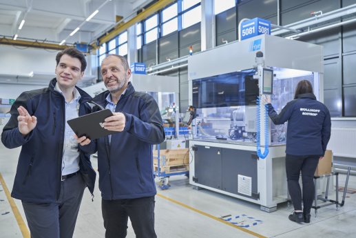 02_Produkt_Projektmanager_Teamleitung_Anweisung Halle.jpg