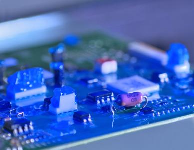 Die Dymax Produkte Dymax Dual-Cure 9014 und Dymax Dual-Cure 9483 sind ideal für den Schutz von empfindlichen Leiterplatten