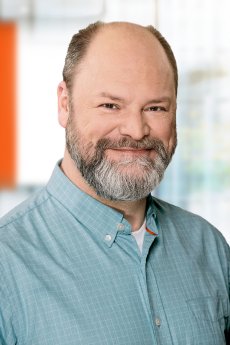 Kevin_Kline_Headshot_SolarWinds_2000x3000.jpg