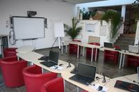 PRAXIS Academy: großer Schulungsraum mit Platz bis zu 8 Teilnehmern an den WDV-Trainings. Die Gruppen sind bewußt klein – das erhöht den Lerneffekt für alle Teilnehmer!