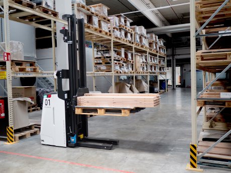 ek-robotics-fts-moebelbranche-venjakob-1_rgb.jpg