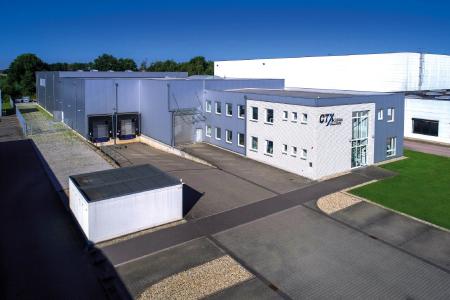 CTX: Die neue energieeffiziente KfW-55-Lagerhalle mit beweglichem Hochregalsystem erweitert die Lagerkapazität um zusätzliche 2.650 Paletten