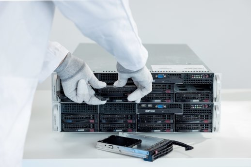 Server Datenrettung mit DATA REVERSE.jpg